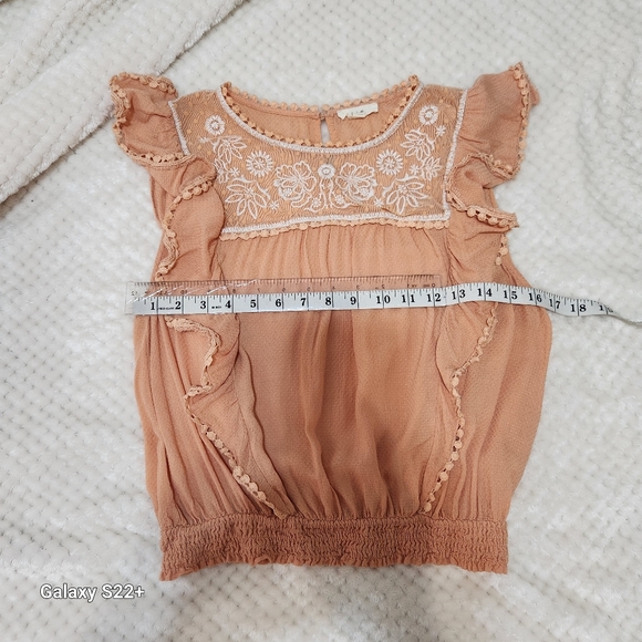 E AND  M RUFFLE LACE CROPPED SHORT SLEEVE ORANGE TOP SIZE 👀 PICTURES FOR MEASUR - Picture 7 of 13